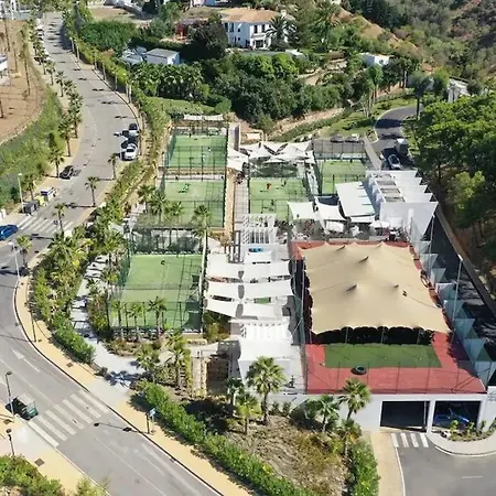 Hills Luxury 3 Bed