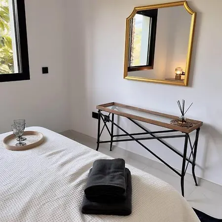 Hills Luxury 3 Bed Apartment